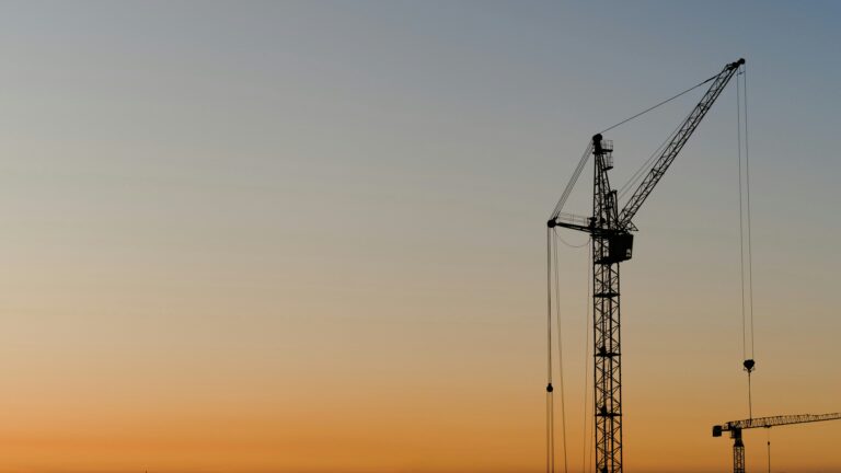 Gdzie szukać operatora żurawia wieżowego ?